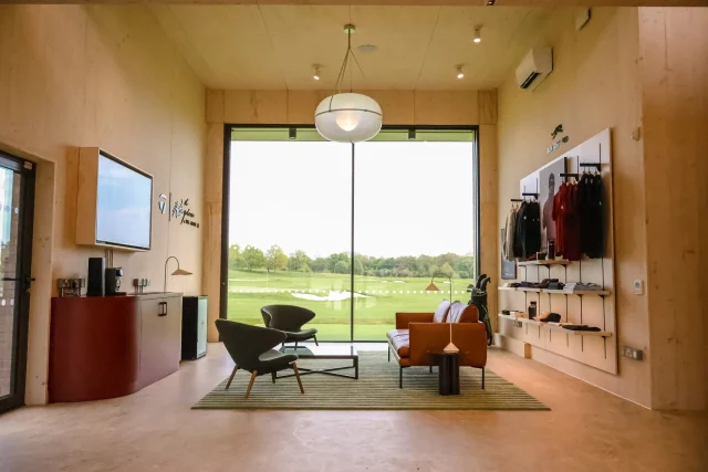Situated within the stunning @taylormadegolf , state-of-the-art golf fitting centre The Kingdom at @golfatthegrove, we had the pleasure of crafting two bespoke tea stations in collaboration with main contractor, @kingerlee_ltd. Each station was manufactured from 18mm MR MDF and expertly laminated in-house with Polyrey G024 Grenade HPL, achieving the bold, iconic red finish synonymous with TaylorMade’s Sun Day Red branding.The standout curved elements were created using precision-cut MDF rips, shaped on our CNC machine and carefully laminated together to achieve a seamless, high-quality finish.A truly enjoyable project to be part of, contributing to an exciting and innovative new space.